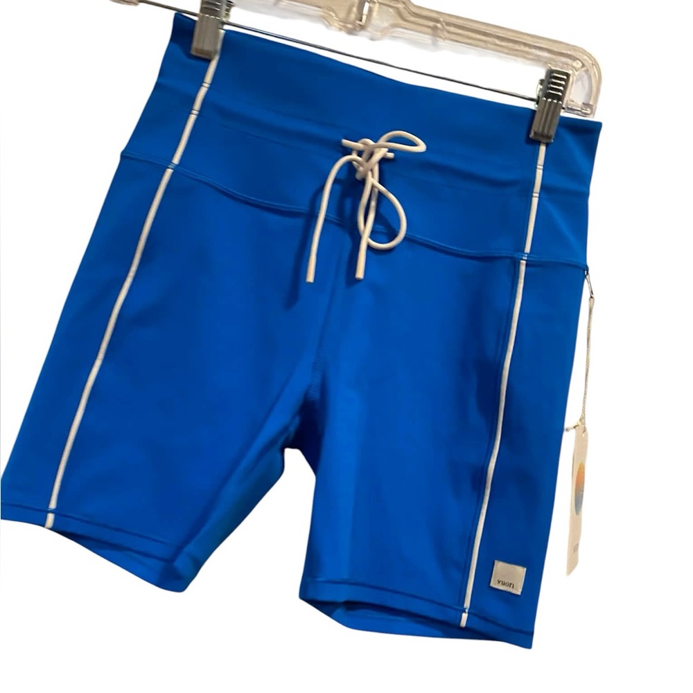 NWT Vuori daily piped shorts and bra set REGATTA BLUE Size S/M - Picture 2 of 5